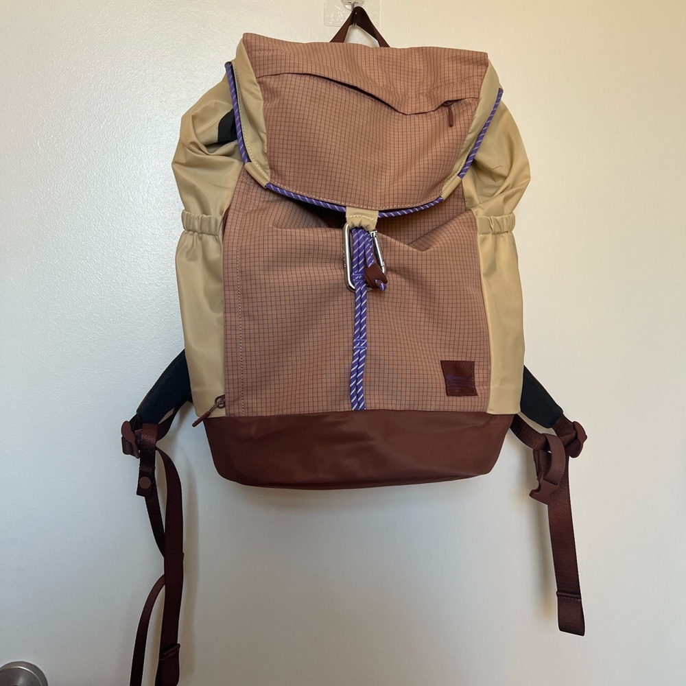 Lululemon Front Clip Backpack 21L